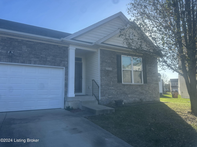 5435  Bannon Crossings Dr Louisville, KY 40228 | MLS 1676130