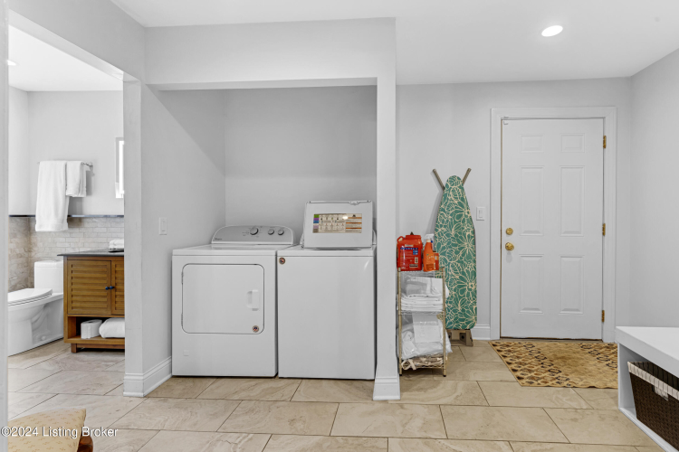 Listing Image 13