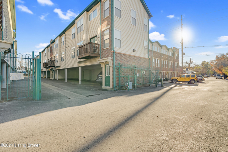 Listing Image 39
