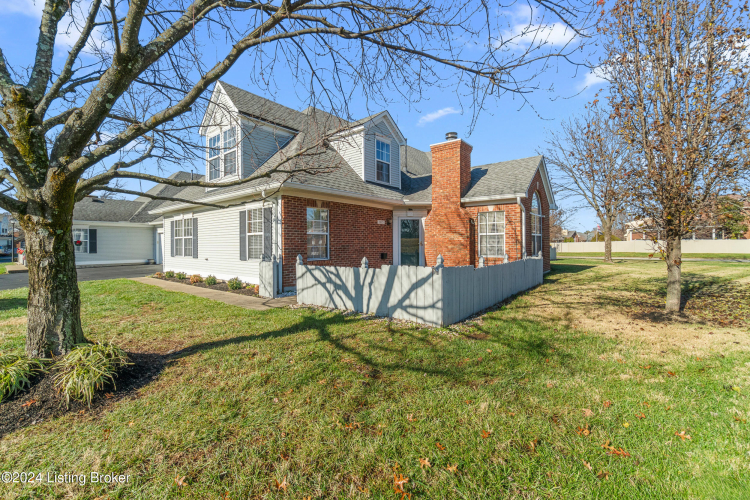 3815  Greenhurst Dr Louisville, KY 40299 | MLS 1676240