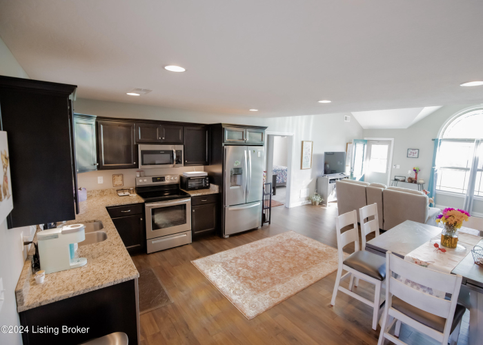 Listing Image 19