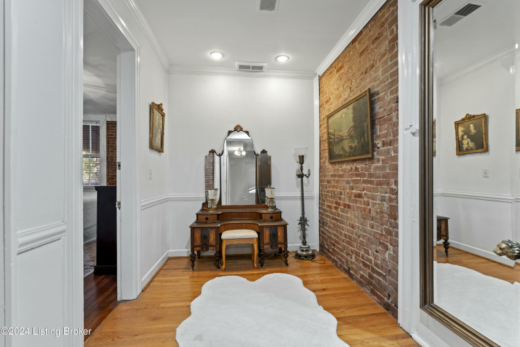 Listing Image 57