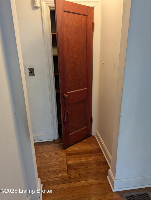 Listing Image 26