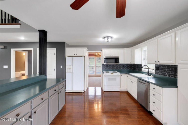 Listing Image 21