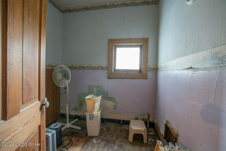 Listing Image 41