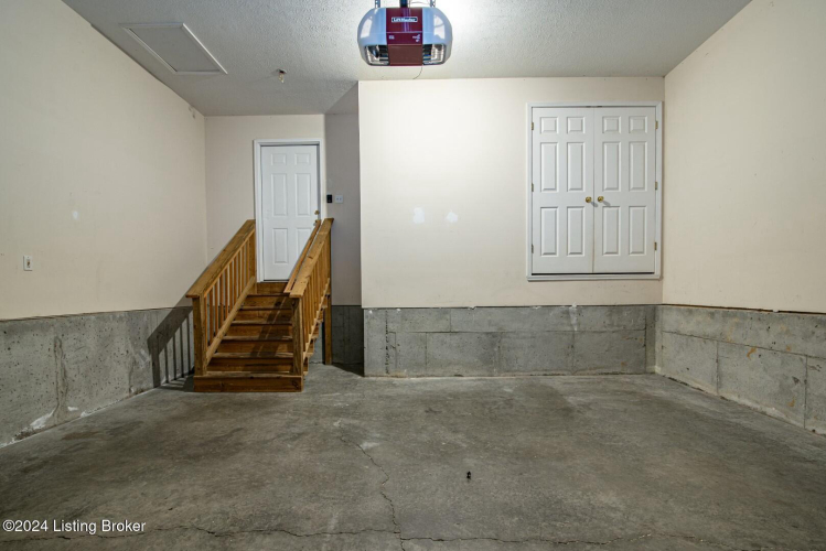 Listing Image 44