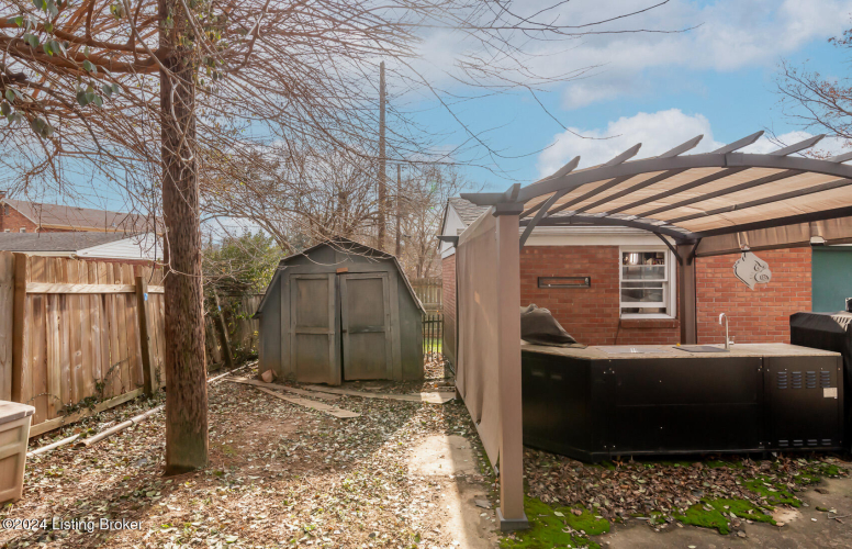 Listing Image 7