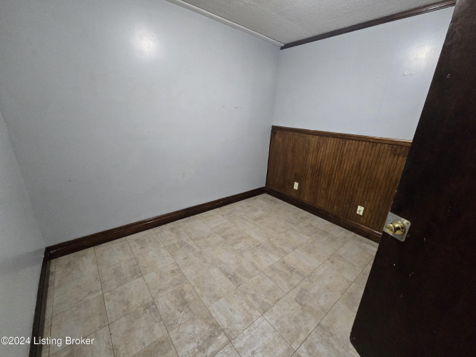 Listing Image 38