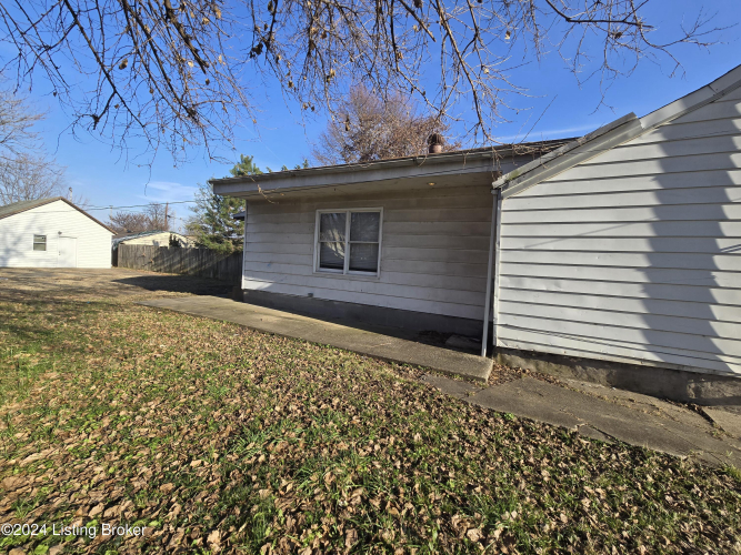 Listing Image 8