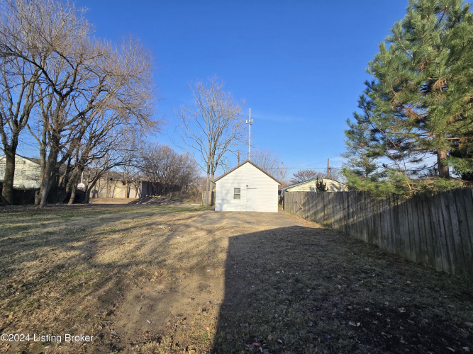 Listing Image 10