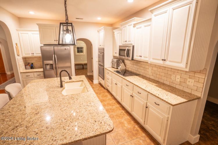 Listing Image 19