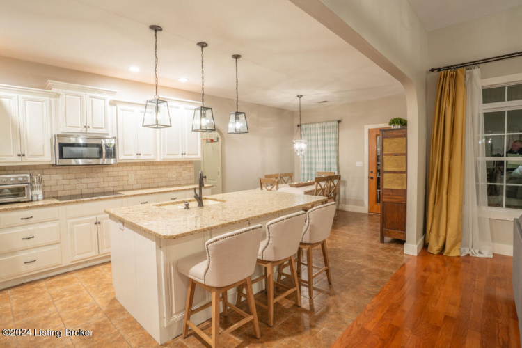 Listing Image 22