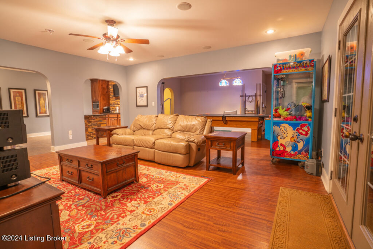 Listing Image 54