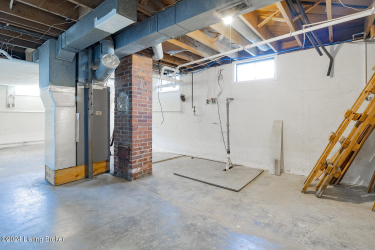 Listing Image 32