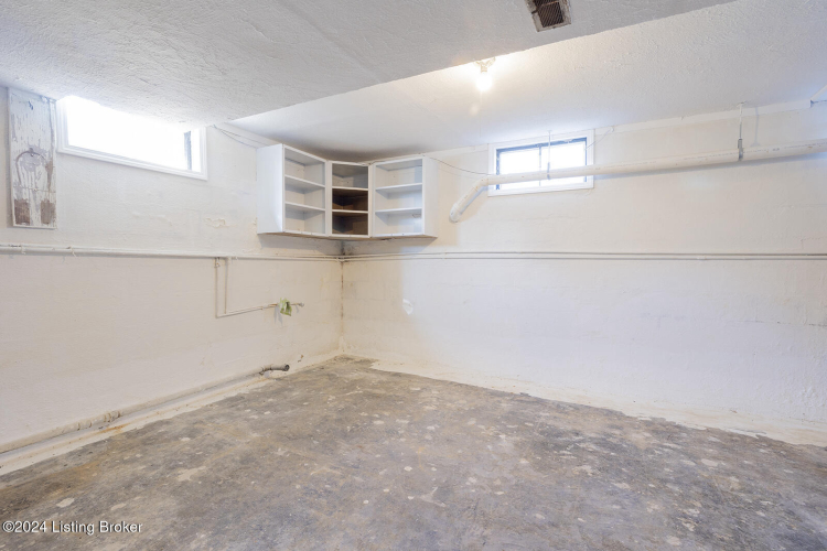 Listing Image 33