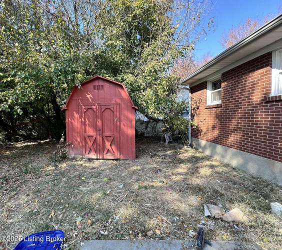 Listing Image 16