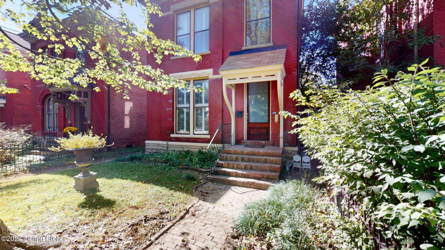 Listing Image 4