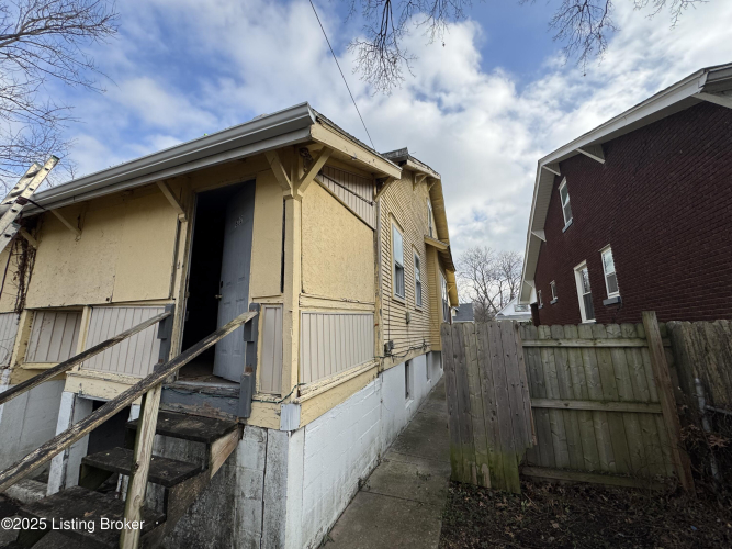 Listing Image 10