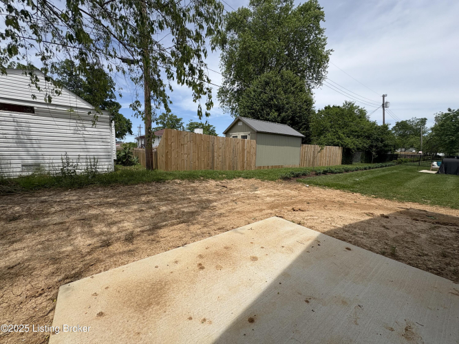 Listing Image 6