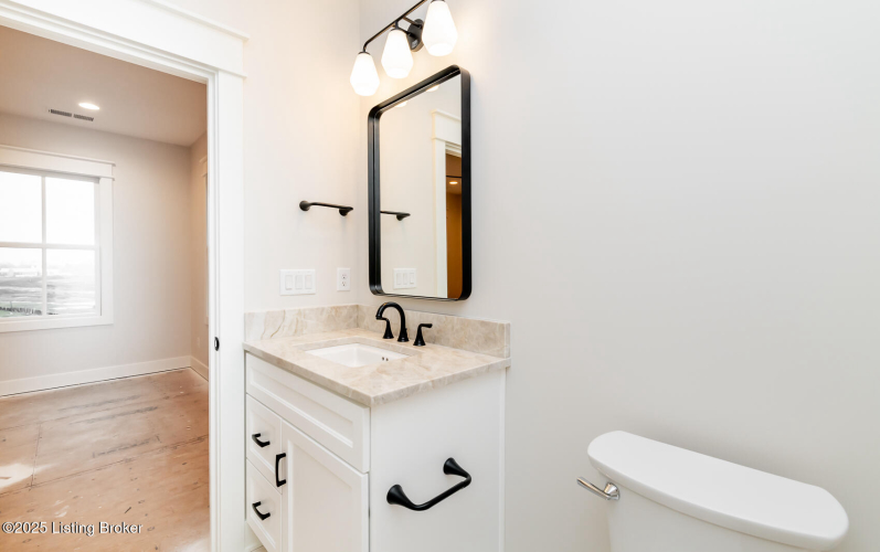 Listing Image 101