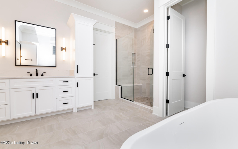 Listing Image 64