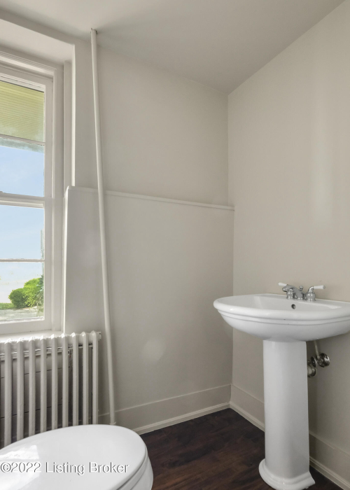 Listing Image 100