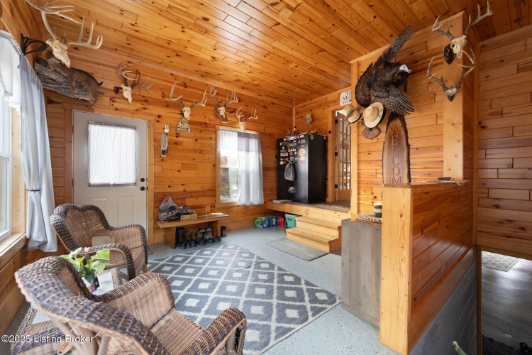 Listing Image 111