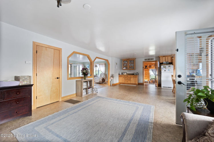 Listing Image 52