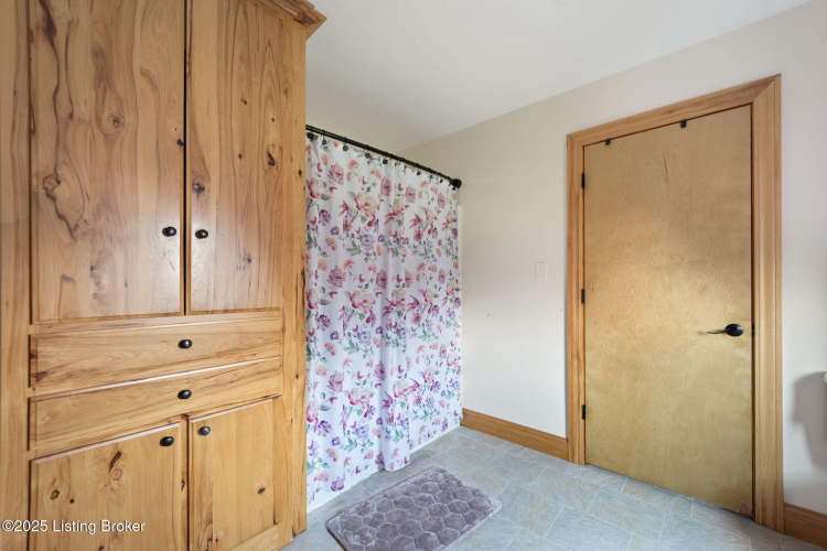 Listing Image 65