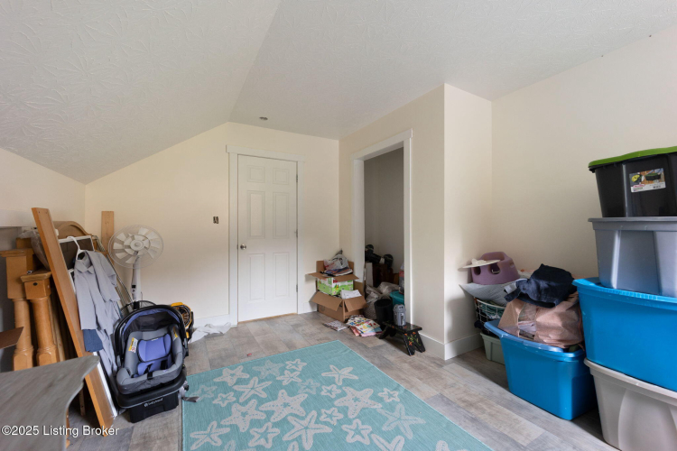 Listing Image 79