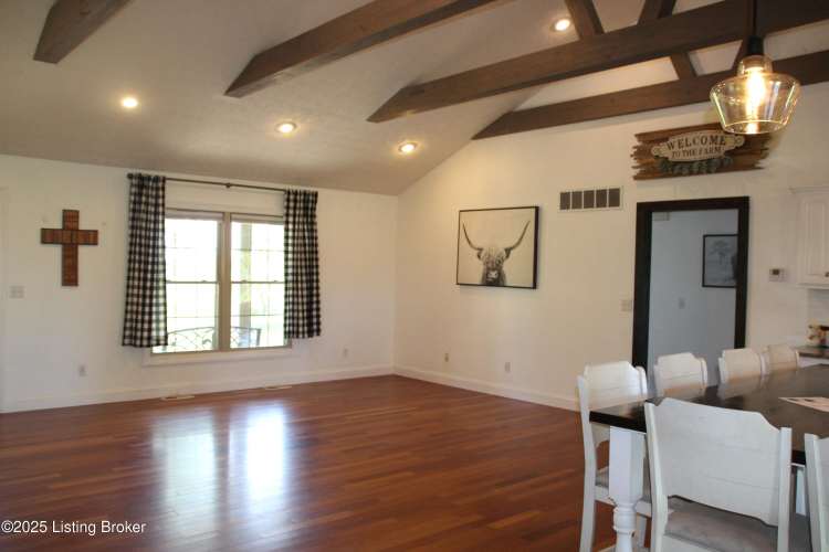 Listing Image 52