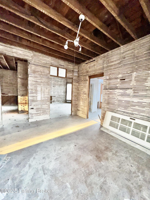 Listing Image 28