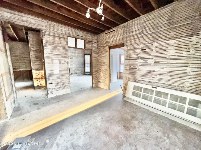 Listing Image 29