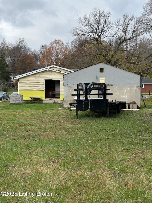 Listing Image 4