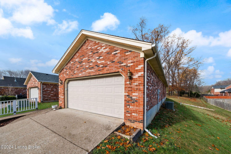 Listing Image 32