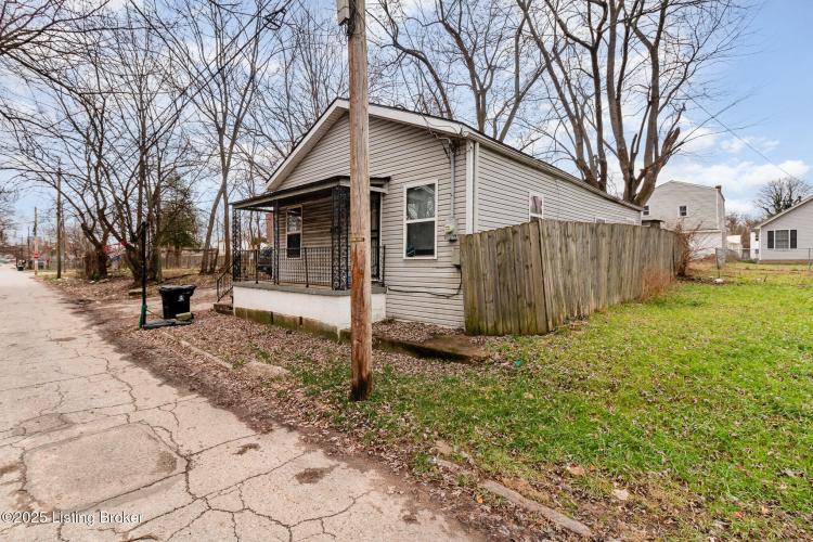 Listing Image 3