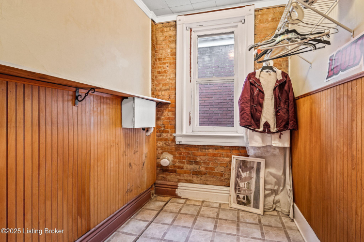 Listing Image 30