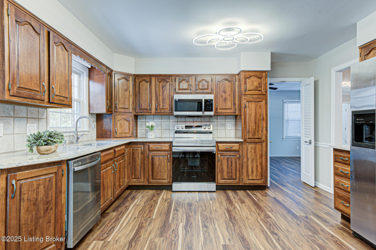 Listing Image 19