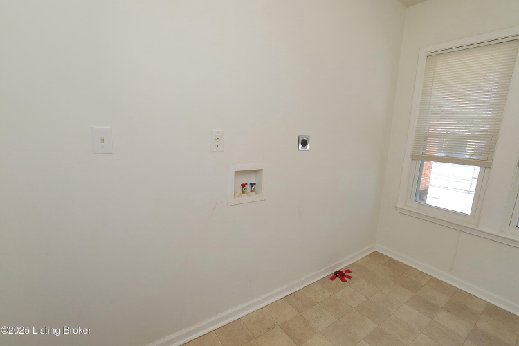 Listing Image 24