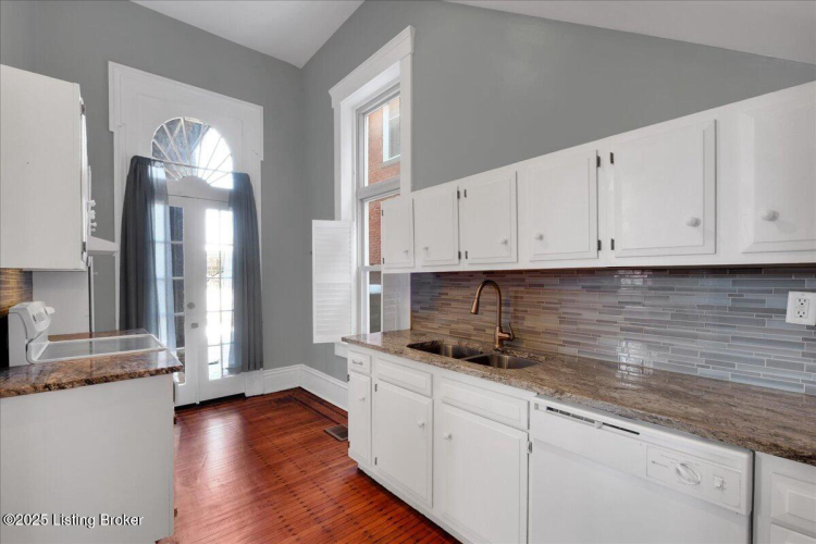 Listing Image 16