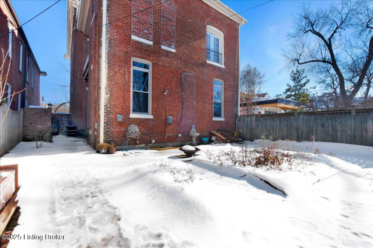 Listing Image 73