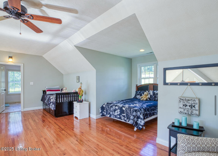 Listing Image 18