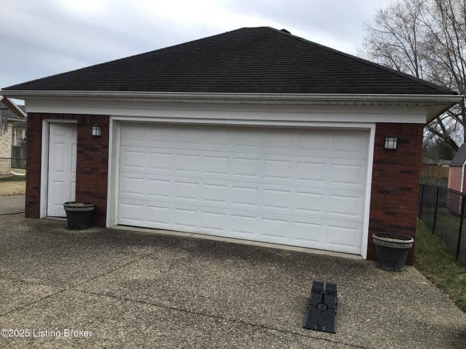 Listing Image 41