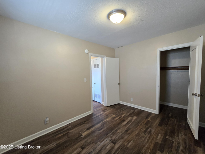 Listing Image 52