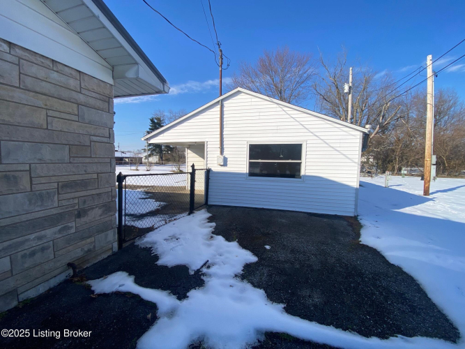 Listing Image 19