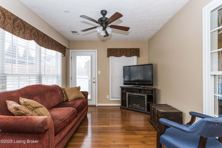 Listing Image 20