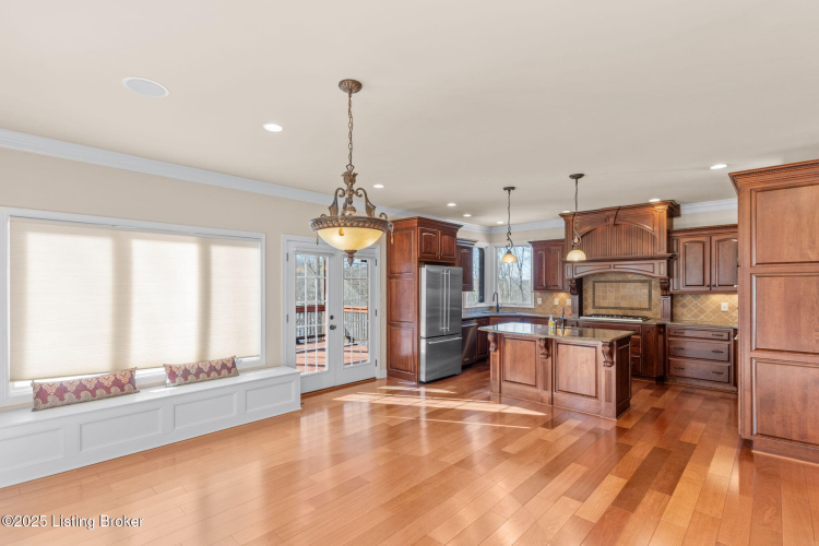 Listing Image 19