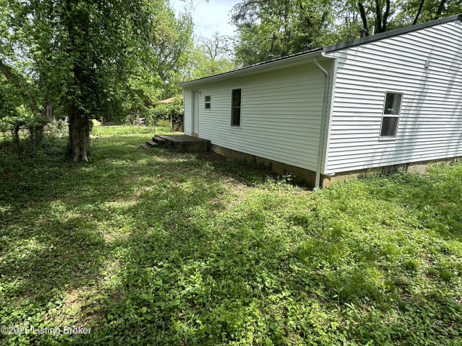 Listing Image 11