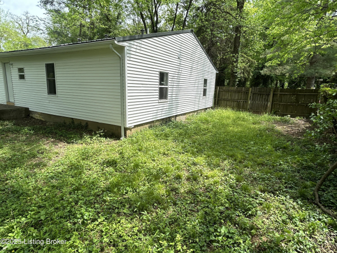 Listing Image 10