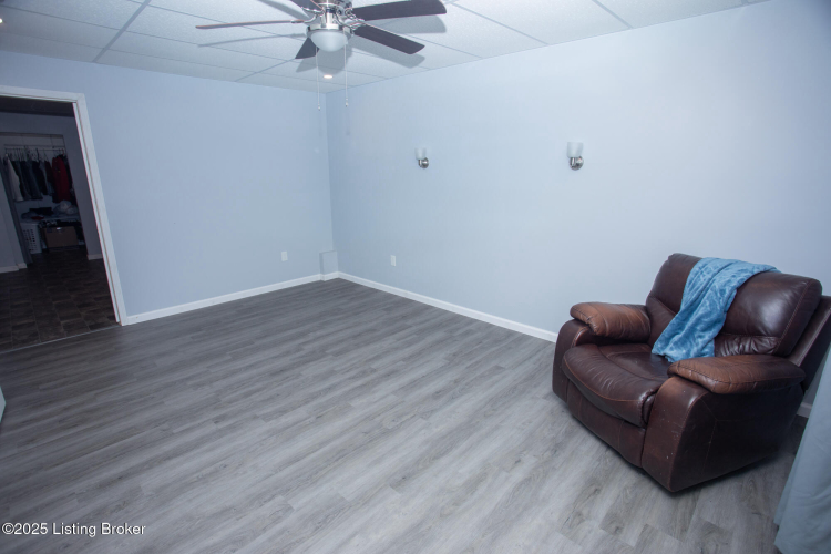 Listing Image 90
